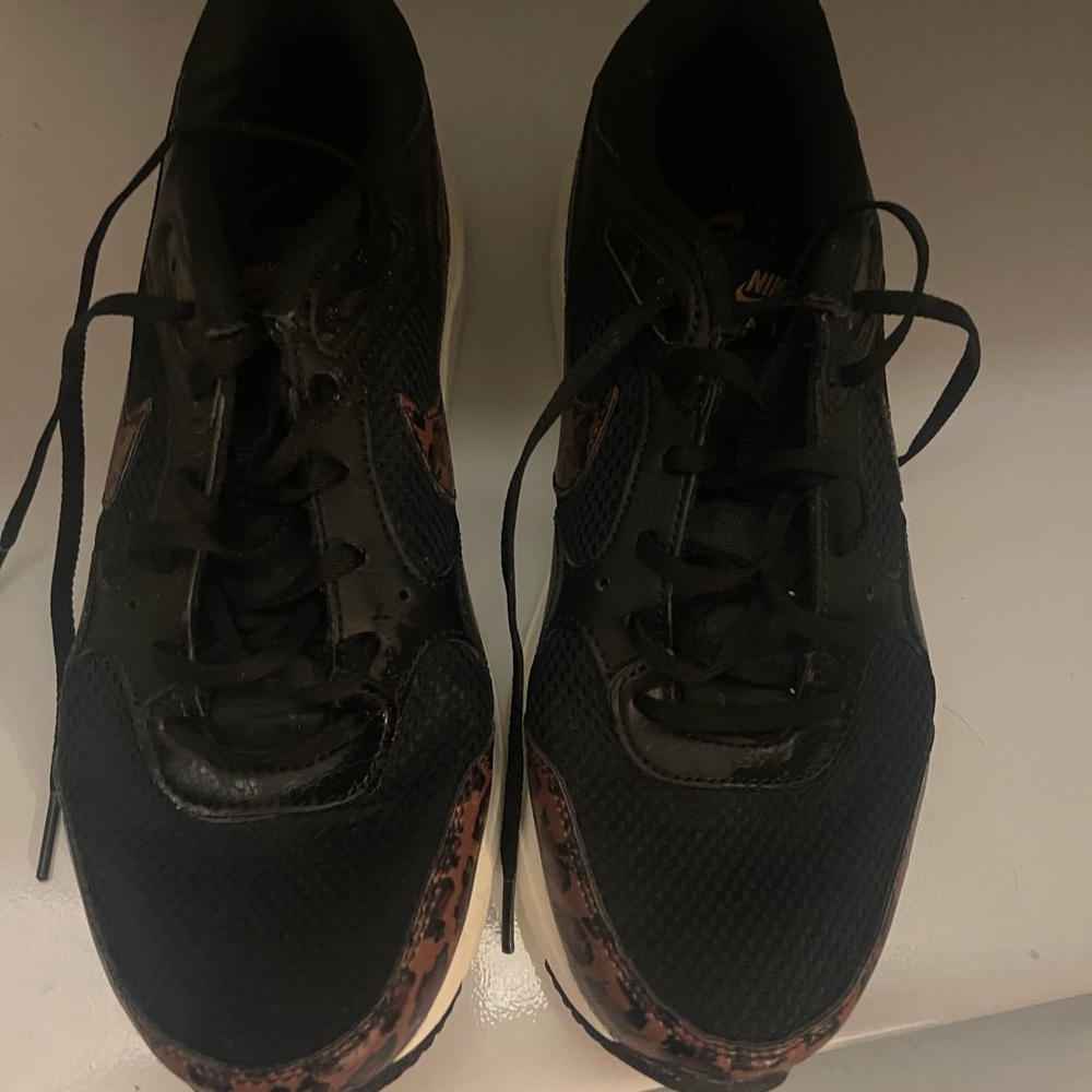 Nike air max cheetah print size 8